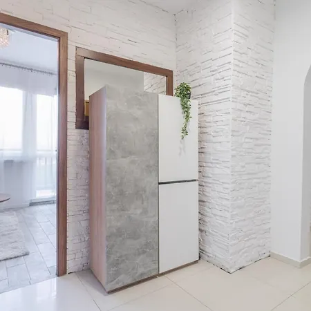 11 Listopada Comfort By Bookinghost