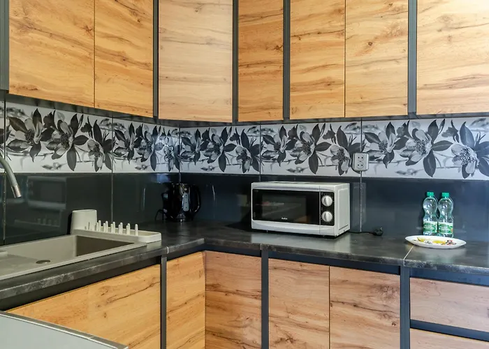 公寓 11 Listopada Comfort By Bookinghost *