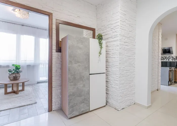 11 Listopada Comfort By Bookinghost